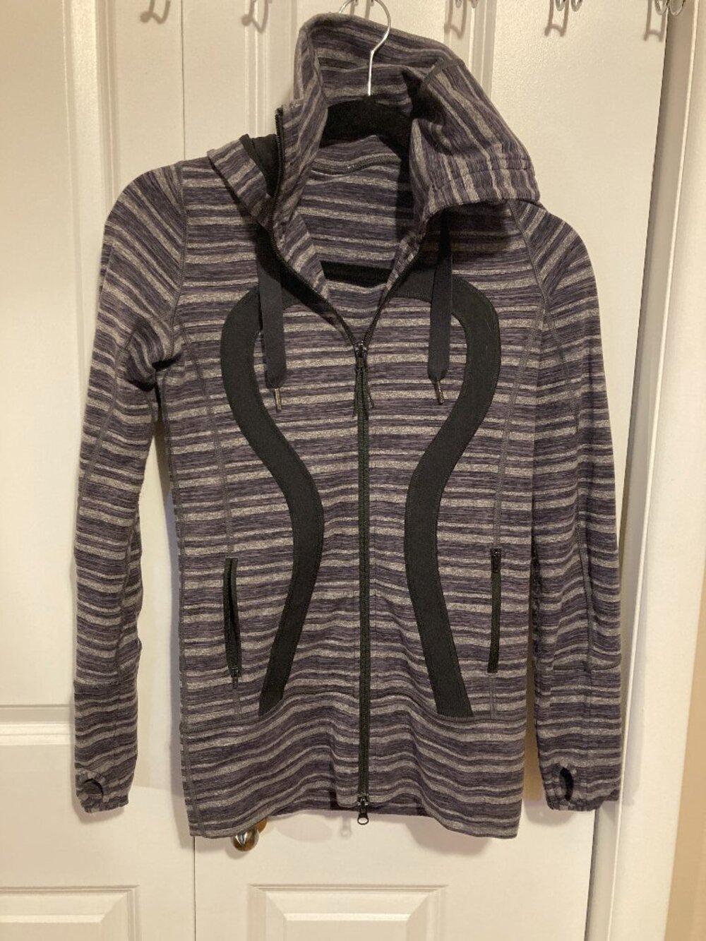 Lululemon She's Swift Jacket Long Sleeve Grey Striped Yoga Exercise, Medium